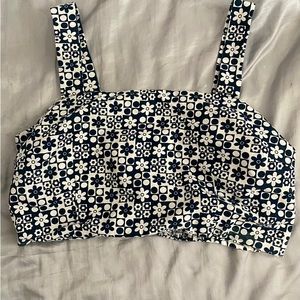 navy and white patterned crop top